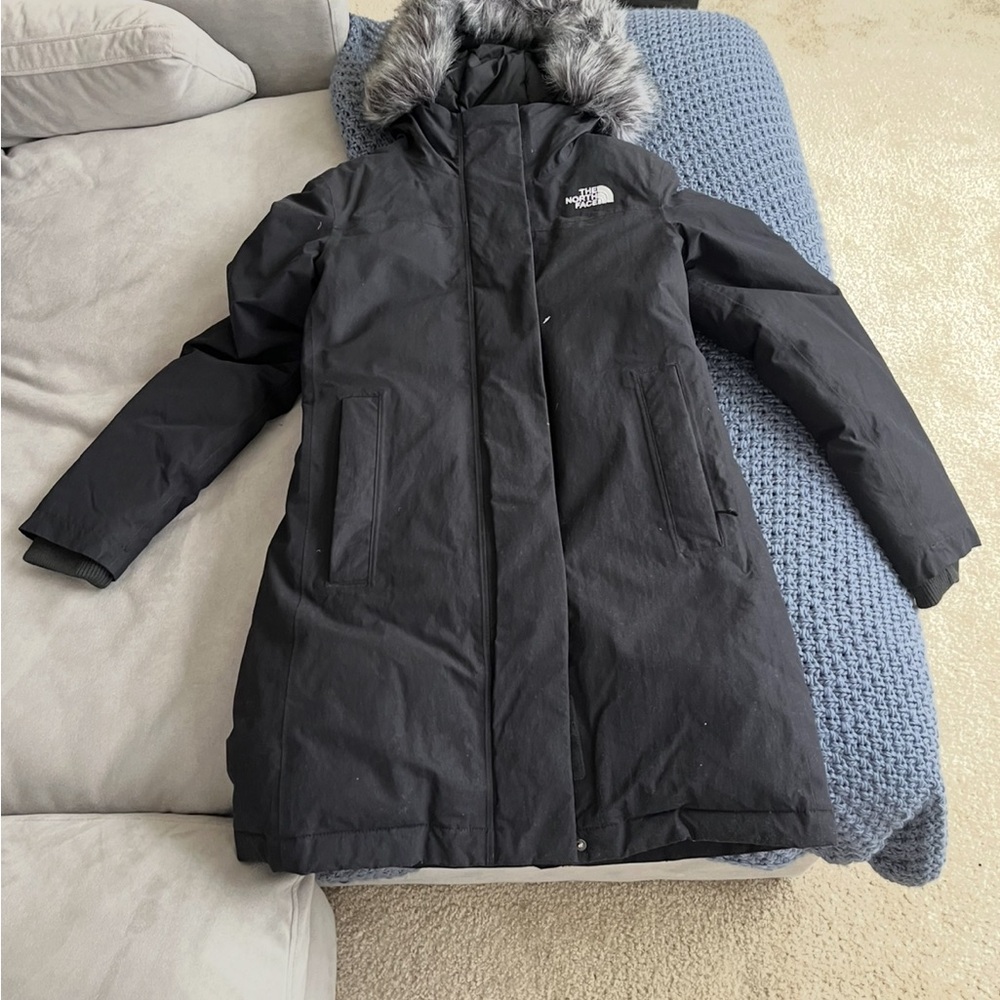 The North Face Black Ski Jacket with Hood and Insulation